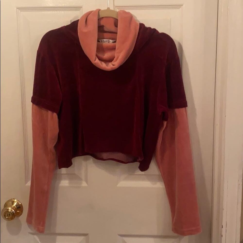 Valentine brand women’s size XXL high neck velvet top